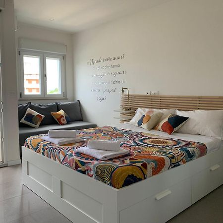 Apartamento Monolocale Con Terrazza E Cucina Lignano Sabbiadoro Exterior foto